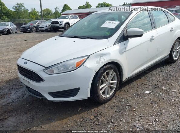 1FADP3F24JL209013 2018 FORD FOCUS Белый Вид спереди