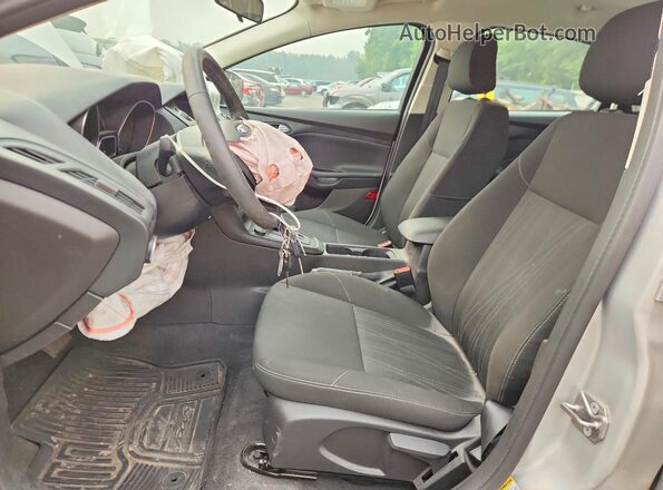 1FADP3F24JL264612 2018 FORD FOCUS Silver Vista interior delantera