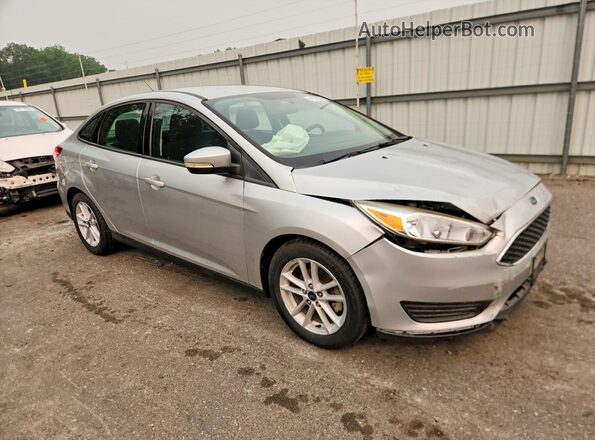 1FADP3F24JL264612 2018 FORD FOCUS Silver Delantero derecho