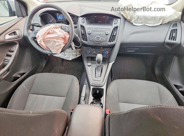 1FADP3F24JL264612 2018 FORD FOCUS Silver Vista del salpicadero