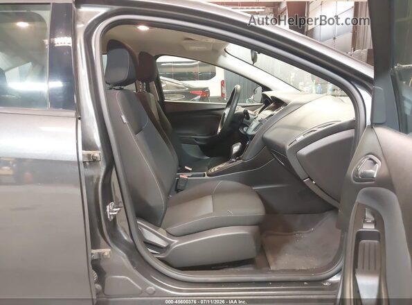 1FADP3F24JL328230 2018 FORD FOCUS Gray Vista interior delantera