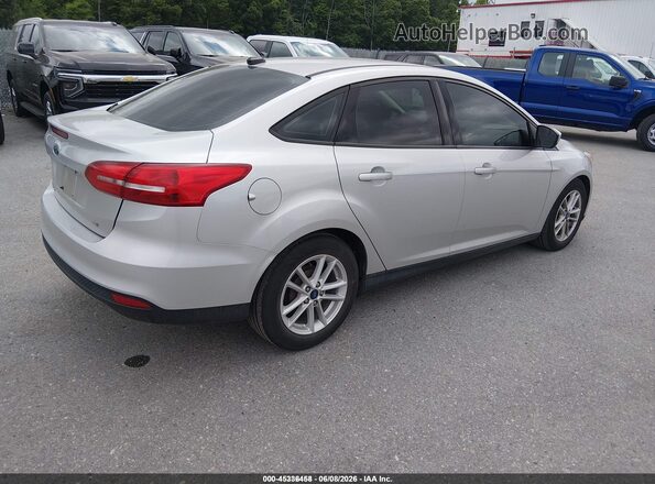 1FADP3F24JL328292 2018 FORD FOCUS Серебряный Задняя правая четверть