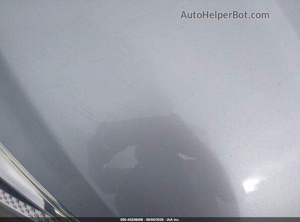 1FADP3F24JL328292 2018 FORD FOCUS Серебряный Вид спереди