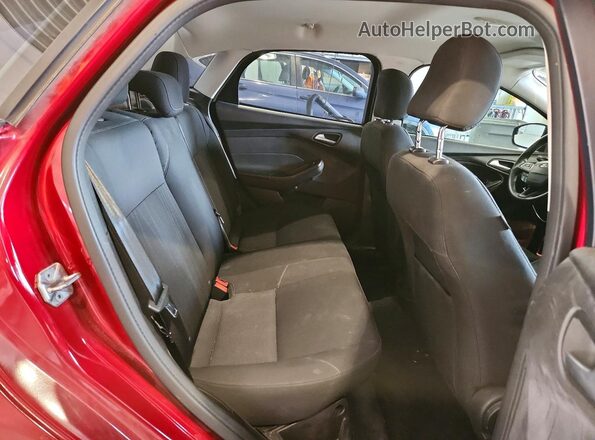 1FADP3F25GL351220 2016 FORD FOCUS Burgundy Widok tylnych siedzeń