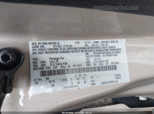 1FADP3F25HL213582 2017 FORD FOCUS Gold Vista del compartimento del motor