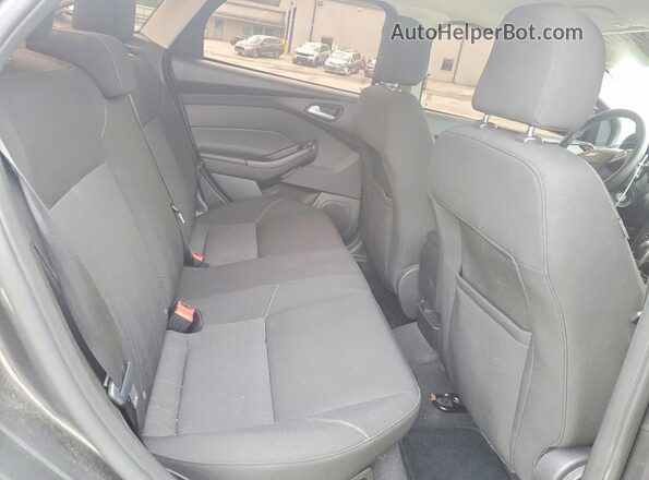 1FADP3F25HL213839 2017 FORD FOCUS Gray Widok tylnych siedzeń