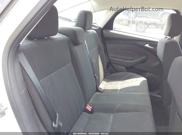1FADP3F25JL215631 2018 FORD FOCUS White Widok naklejki z numerem VIN