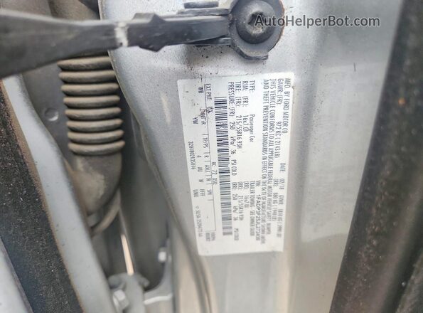 1FADP3F25JL272430 2018 FORD FOCUS Silver Vista del compartimento del motor