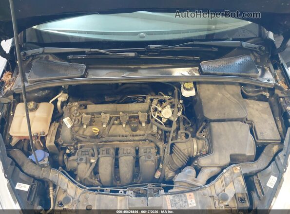 1FADP3F25JL327782 2018 FORD FOCUS Черный Вид сзади