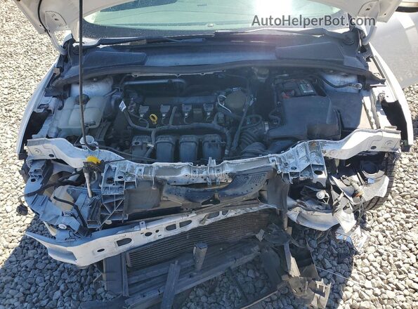 1FADP3F26GL302043 2016 FORD FOCUS White Widok wnętrza z tyłu