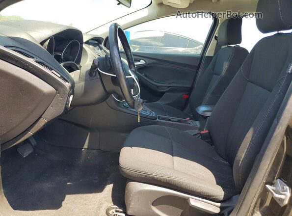 1FADP3F26GL315391 2016 FORD FOCUS Серый Вид салона спереди