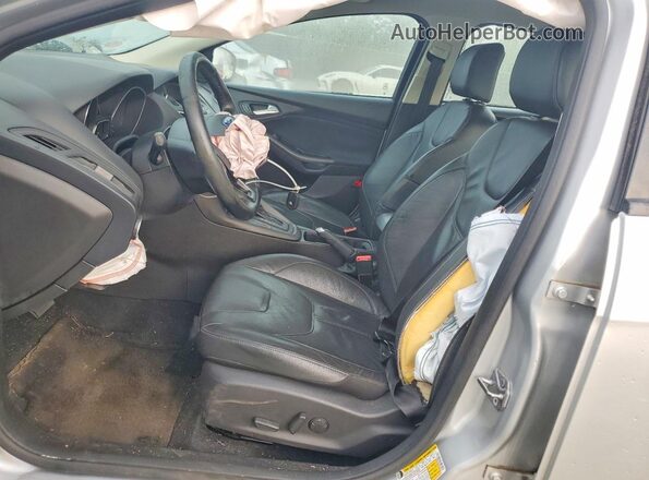 1FADP3F26GL376160 2016 FORD FOCUS Silver Vista interior delantera