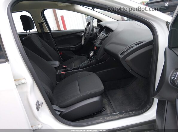 1FADP3F26HL320172 2017 FORD FOCUS White Front interior view