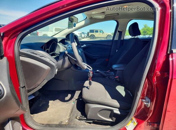 1FADP3F26HL341135 2017 FORD FOCUS Red Սալոնի դիմացի տեսք