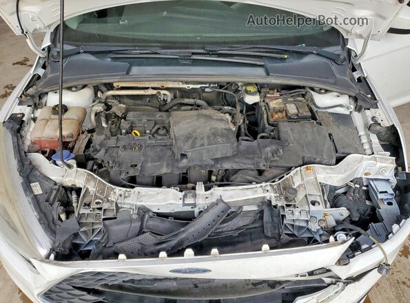 1FADP3F26JL206100 2018 FORD FOCUS White Вид задньої частини салону