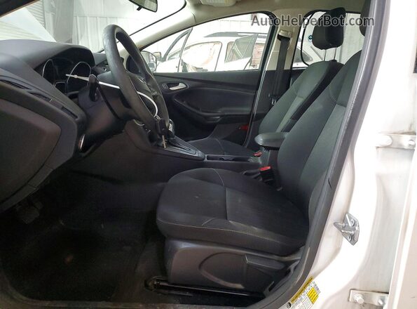 1FADP3F26JL206100 2018 FORD FOCUS White Вид салону спереду