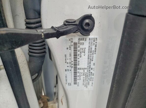 1FADP3F26JL210292 2018 FORD FOCUS Белый Вид подкапотного пространства