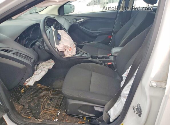 1FADP3F26JL210292 2018 FORD FOCUS Белый Вид салона спереди