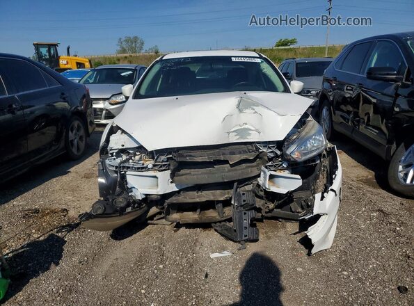 1FADP3F26JL210292 2018 FORD FOCUS Белый Вид спереди
