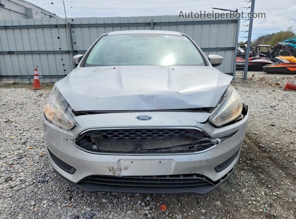 1FADP3F26JL327290 2018 FORD FOCUS Silver Widok z przodu