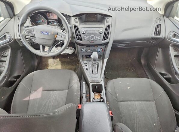 1FADP3F26JL327290 2018 FORD FOCUS Silver Widok deski rozdzielczej