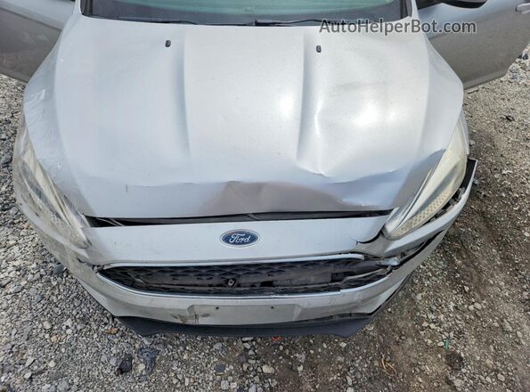 1FADP3F26JL327290 2018 FORD FOCUS Silver Widok wnętrza z tyłu