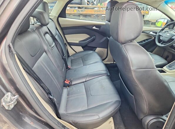 1FADP3F27GL202002 2016 FORD FOCUS Gray Vista de los asientos traseros
