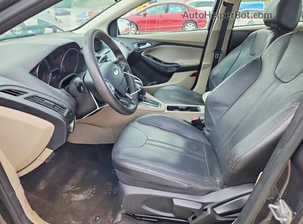 1FADP3F27GL202002 2016 FORD FOCUS Gray Vista interior delantera