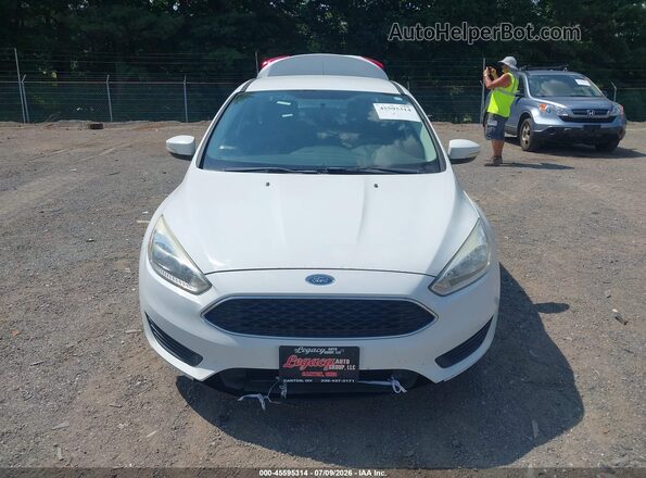 1FADP3F27GL274981 2016 FORD FOCUS Белый Вид задней части салона