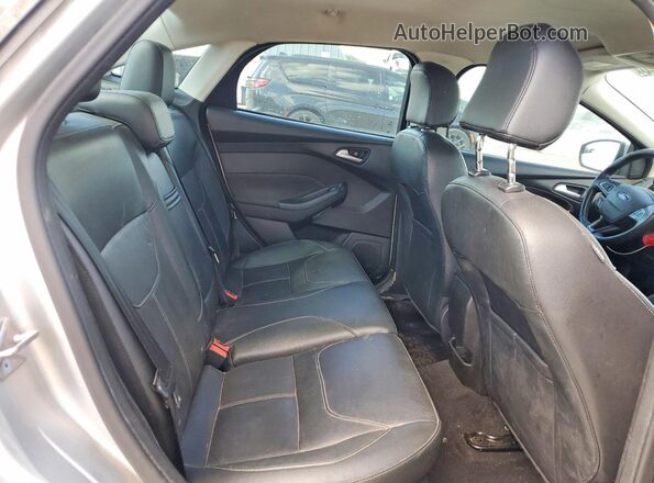 1FADP3F27GL295197 2016 FORD FOCUS Silver უკანა სავარძლების ხედი