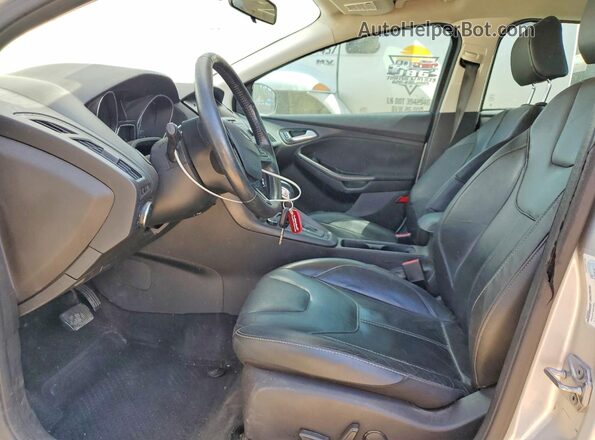 1FADP3F27GL295197 2016 FORD FOCUS Silver წინა სალონის ხედი