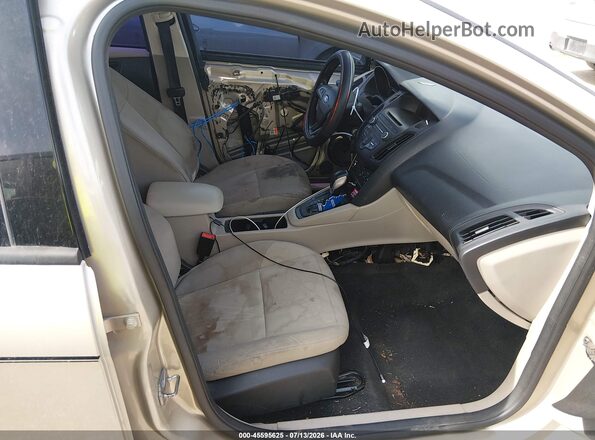 1FADP3F27HL229721 2017 FORD FOCUS Champagne Widok wnętrza z przodu