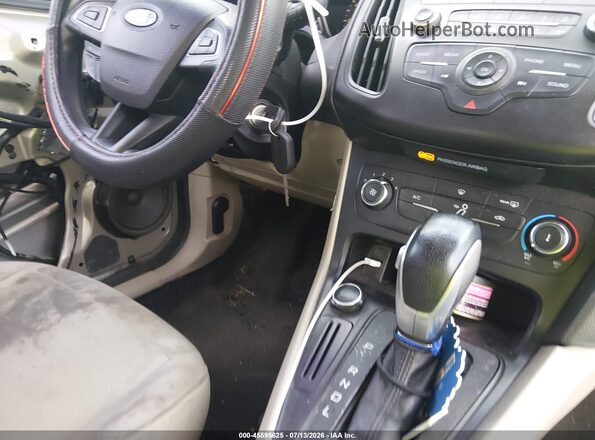 1FADP3F27HL229721 2017 FORD FOCUS Champagne Widok deski rozdzielczej