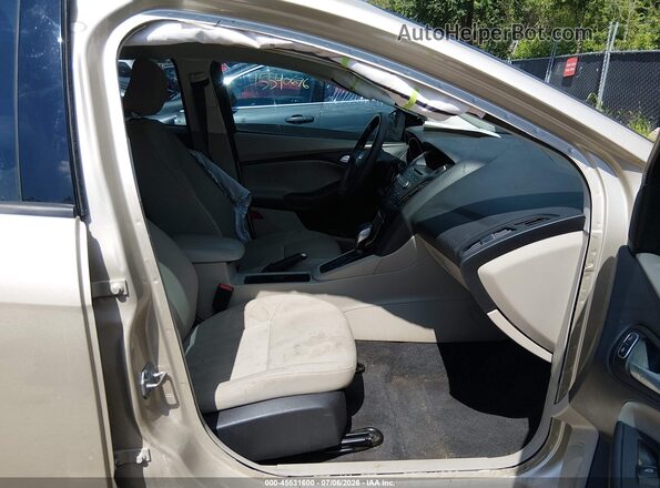 1FADP3F27HL324814 2017 FORD FOCUS Champagne Widok wnętrza z przodu