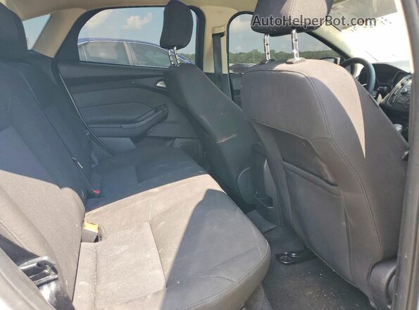 1FADP3F27HL332895 2017 FORD FOCUS White Vista de los asientos traseros