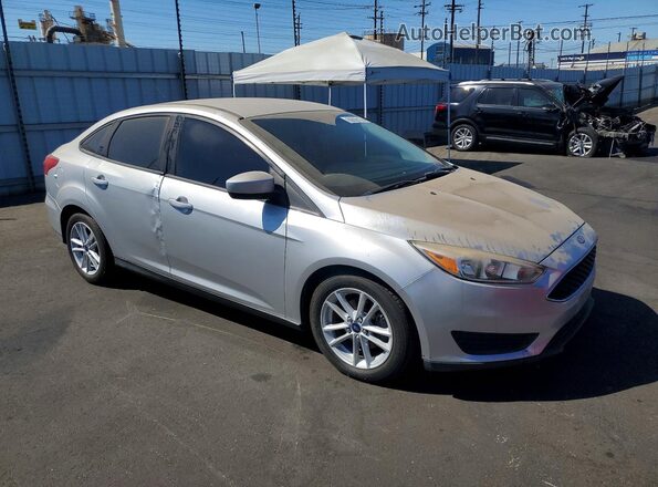 1FADP3F27JL205196 2018 FORD FOCUS Silver Przód prawy