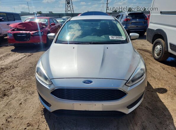 1FADP3F27JL250753 2018 FORD FOCUS Silver Widok z przodu