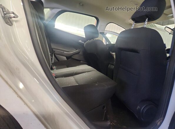 1FADP3F27JL328061 2018 FORD FOCUS White Rear seats view