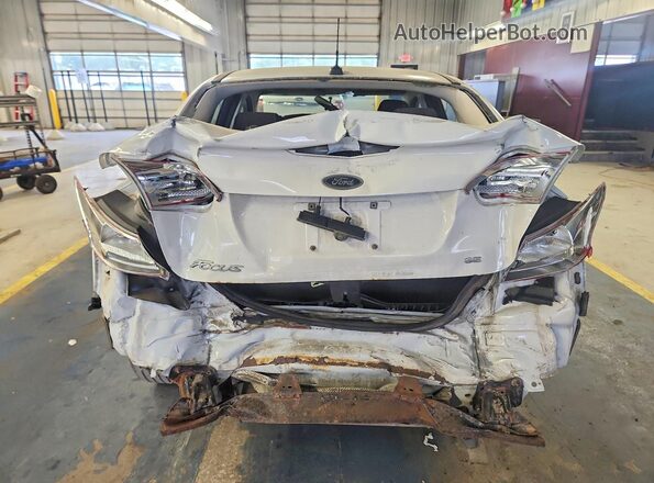1FADP3F27JL328061 2018 FORD FOCUS White Rear view