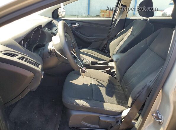 1FADP3F28GL240743 2016 FORD FOCUS Gold Вид салону спереду