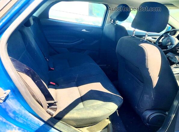 1FADP3F28GL262872 2016 FORD FOCUS Blue Widok tylnych siedzeń