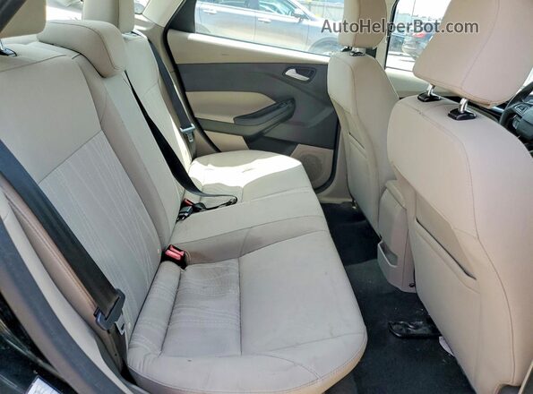 1FADP3F28HL279365 2017 FORD FOCUS Black უკანა სავარძლების ხედი