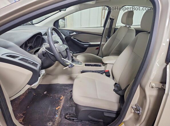 1FADP3F28JL227689 2018 FORD FOCUS Tan Вид салону спереду