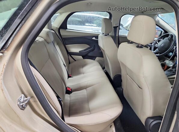 1FADP3F28JL227689 2018 FORD FOCUS Tan Вид задніх сидінь