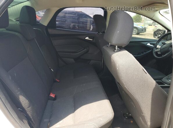 1FADP3F29GL330760 2016 FORD FOCUS White Rear seats view