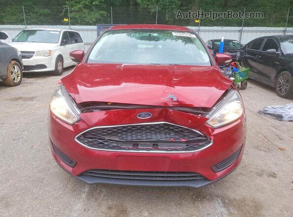 1FADP3F29HL221135 2017 FORD FOCUS Red Widok z przodu