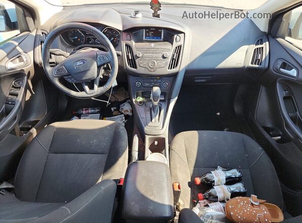 1FADP3F29JL215275 2018 FORD FOCUS White Vista del salpicadero