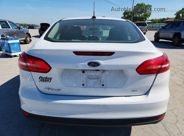 1FADP3F29JL215275 2018 FORD FOCUS White Vista trasera