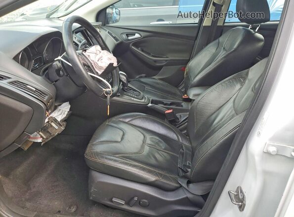 1FADP3F2XGL262579 2016 FORD FOCUS White წინა სალონის ხედი