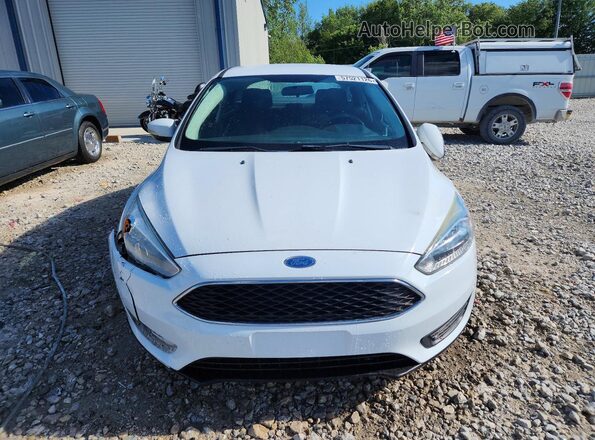 1FADP3F2XGL267409 2016 FORD FOCUS White Front view
